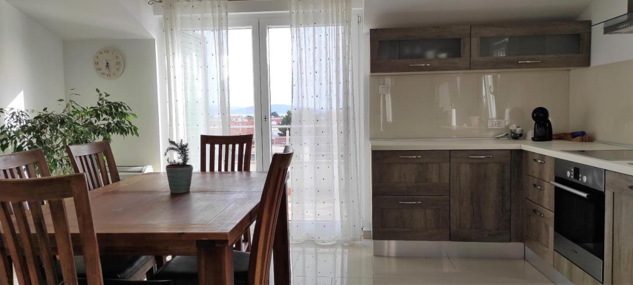 Lux Apartments Vodice Eksteriør bilde